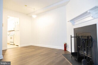 3815 Davis Pl NW in Washington, DC - Building Photo - Building Photo