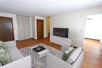 Alpine Apartments in Forest Lake, MN - Foto de edificio - Building Photo