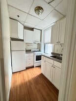 390 Riverway, Unit 12 in Boston, MA - Building Photo