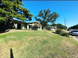 1321 Wade Dr in Bedford, TX - Building Photo