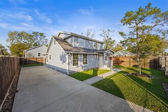 1215 Carby Rd in Houston, TX - Building Photo - Building Photo