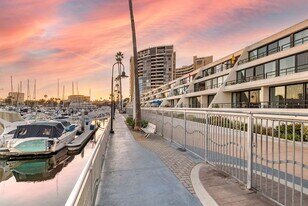 The Promenade at Marina City Club Apartments