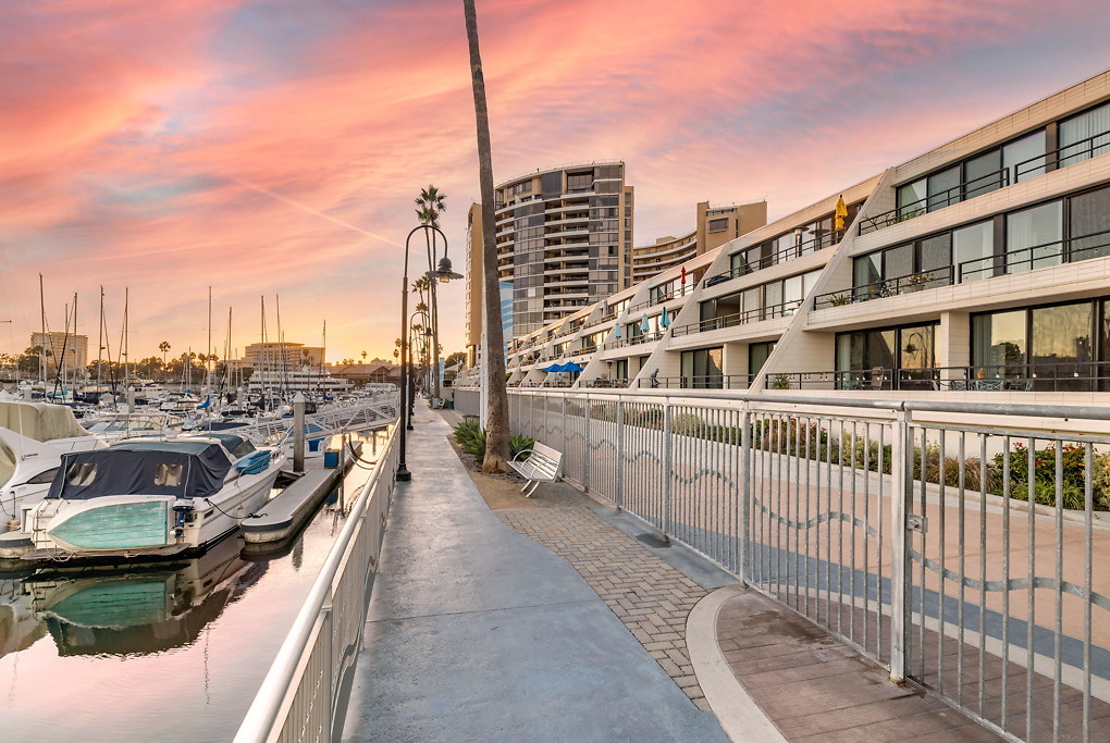 The Promenade at Marina City Club in Marina Del Rey, CA - Building Photo