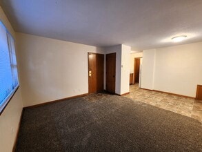 4060-4100 4th St NE in Columbia Hts, MN - Building Photo - Building Photo