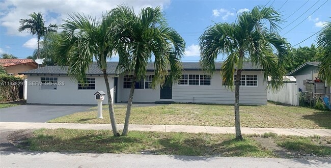 5631 W 10th Ave in Hialeah, FL - Building Photo - Building Photo