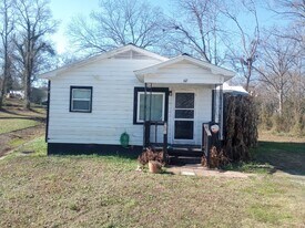 619 Owen Dr in Anderson, SC - Building Photo