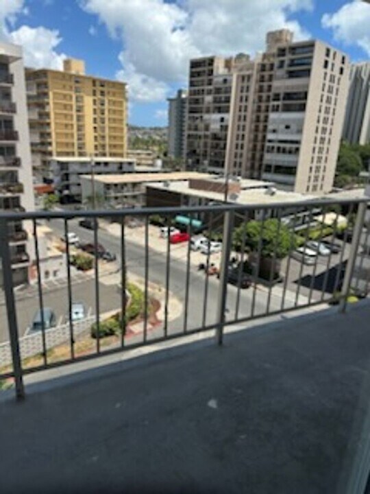 222 Liliuokalani Ave in Waipahu, HI - Building Photo