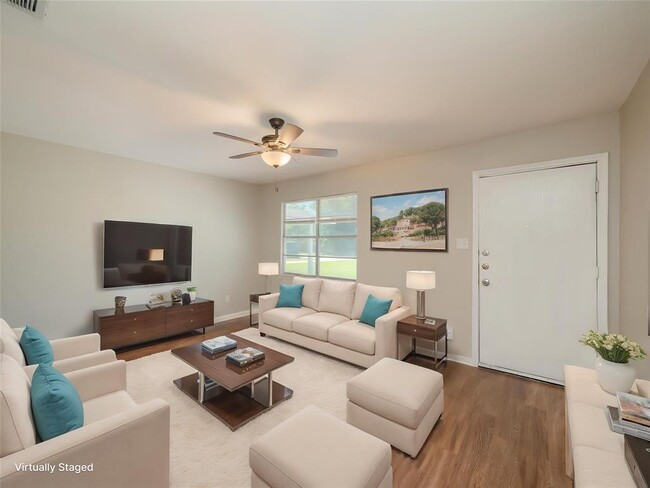 property at 910 W Lamar Ave