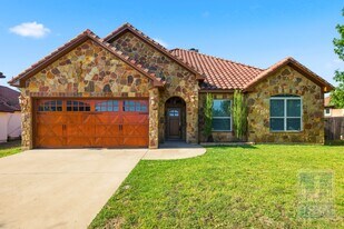 15105 General Williamson Dr in Austin, TX - Building Photo