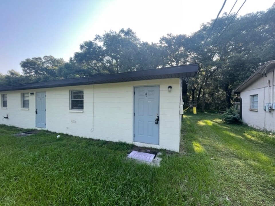 12140 Munbury Dr in Dade City, FL - Building Photo