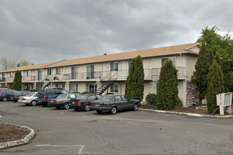 Manchester Square Apartments in Tigard, OR - Foto de edificio - Building Photo