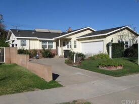1315 E Barkley Ave in Orange, CA - Building Photo
