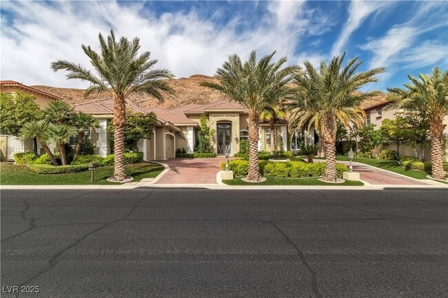 2733 Red Arrow Dr in Las Vegas, NV - Building Photo - Building Photo
