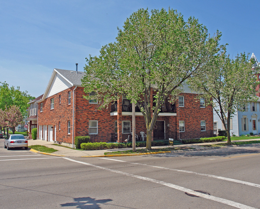 5 N Chillicothe in South Charleston, OH - Building Photo