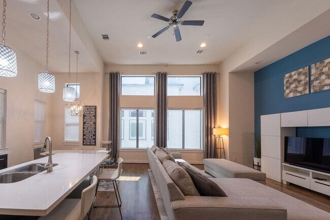 property at 94 N Hutcheson St