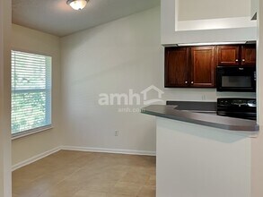 9232 Dale View Ln W in Jacksonville, FL - Building Photo - Building Photo