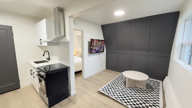 60 Triller Ave in Toronto, ON - Building Photo - Building Photo