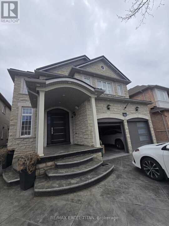 96 Reginald Lamb Crescent in Markham, ON - Building Photo