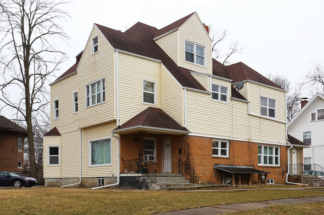 3102 Cottage Grove Ave in Des Moines, IA - Building Photo - Building Photo