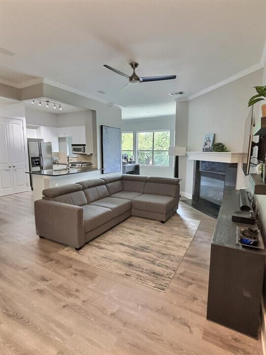 2216 Thornton Rd in Austin, TX - Building Photo