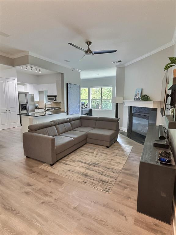 property at 2216 Thornton Rd