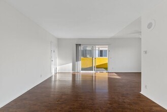 809 Edgewood St in Inglewood, CA - Building Photo - Building Photo
