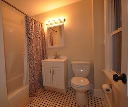 32 Weaver St in Greenwich, CT - Building Photo - Building Photo
