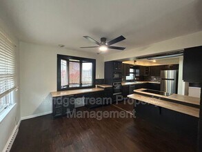 7201 Englewood Dr in Englewood, OH - Building Photo - Building Photo