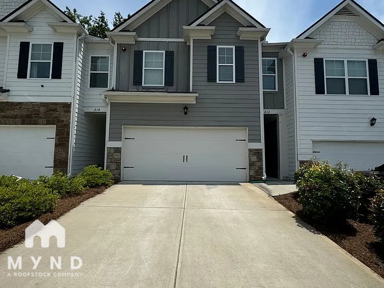 212 Lower Pheasant Ln in Woodstock, GA - Building Photo