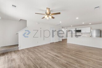 1926 Tranquility Cir in Newton, NC - Foto de edificio - Building Photo