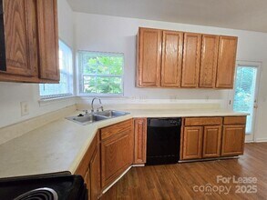 4021 Fifendrum Ln in Charlotte, NC - Building Photo - Building Photo