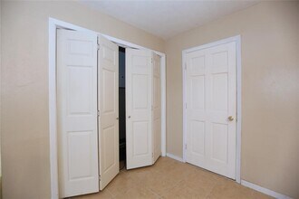 903 Mabry St in Baytown, TX - Building Photo - Building Photo