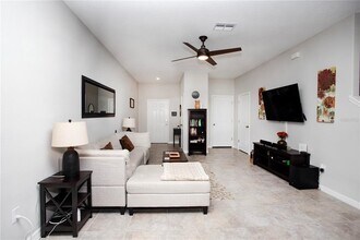 7609 Ginger Lily Ct in Tampa, FL - Foto de edificio - Building Photo