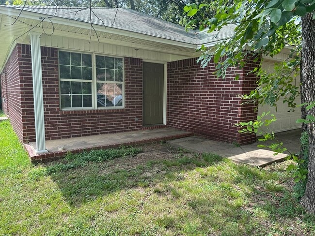 property at 1118 S Ithaca Ave