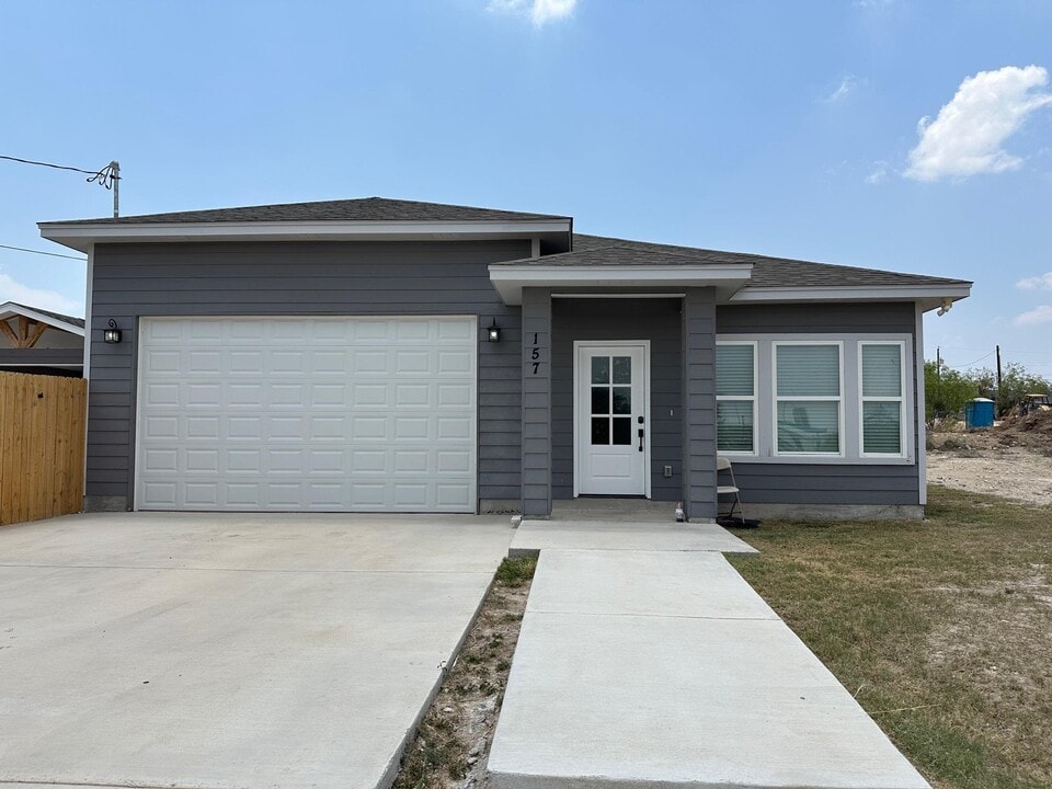 157 S Nancy St in Del Rio, TX - Building Photo