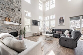 12732 N Belaview Wy in Daniel, UT - Foto de edificio - Building Photo