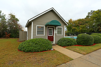 Brookhaven Townhomes in Macon, GA - Building Photo - Building Photo