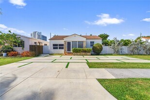 1639 Van Buren St in Hollywood, FL - Building Photo