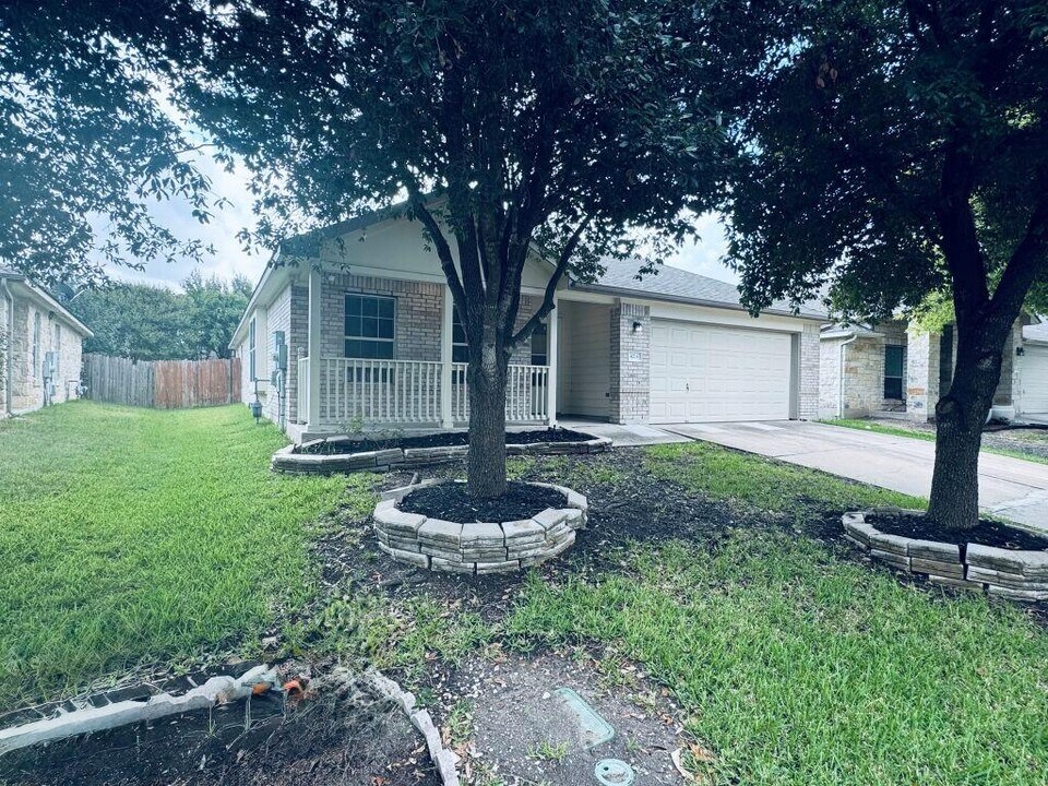 4216 Veiled Falls Dr in Pflugerville, TX - Building Photo