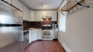 159 W Seventh St in Boston, MA - Building Photo - Building Photo