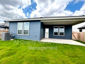 4153 Bermuda Ln in Seguin, TX - Building Photo - Building Photo