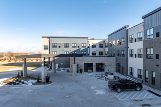 Salt Creek Senior Living in Lincoln, NE - Foto de edificio - Building Photo