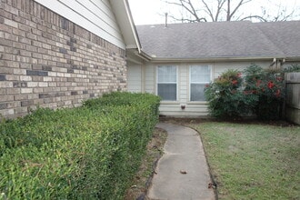 6656 S Utica Pl in Tulsa, OK - Foto de edificio - Building Photo