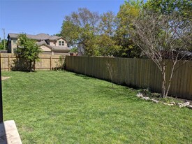 1501 Southeastern Trail in Round Rock, TX - Foto de edificio - Building Photo