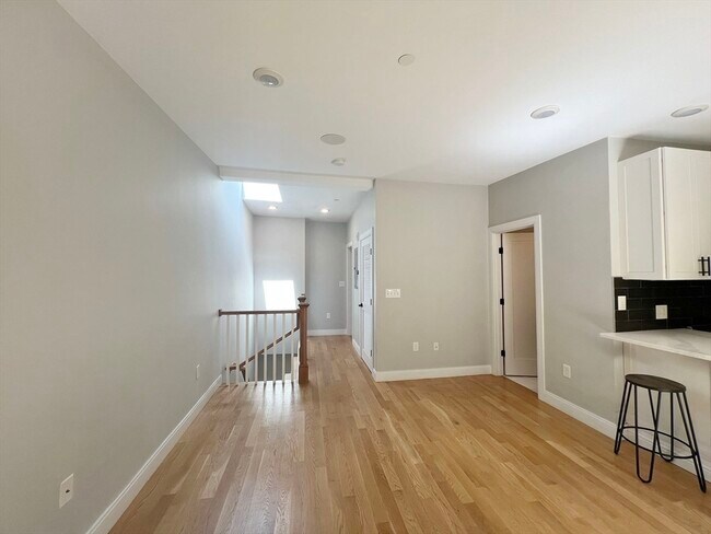 61 Lexington St in Boston, MA - Building Photo - Building Photo