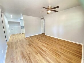 1809 W Sanford St in Arlington, TX - Building Photo - Building Photo