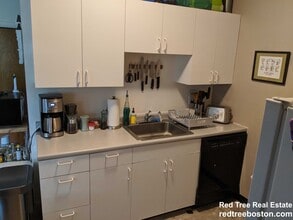 199 Winthrop Rd, Unit 33 in Brookline, MA - Foto de edificio - Building Photo