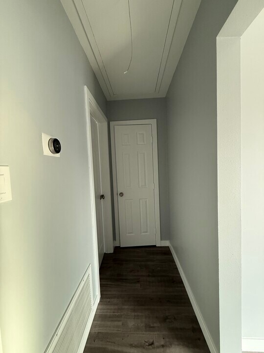 17549 Blythe St in Los Angeles, CA - Building Photo