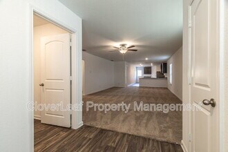 744 Shoal Crk in New Braunfels, TX - Building Photo - Building Photo