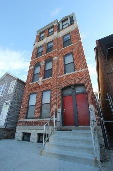 1151 W Erie St in Chicago, IL - Building Photo